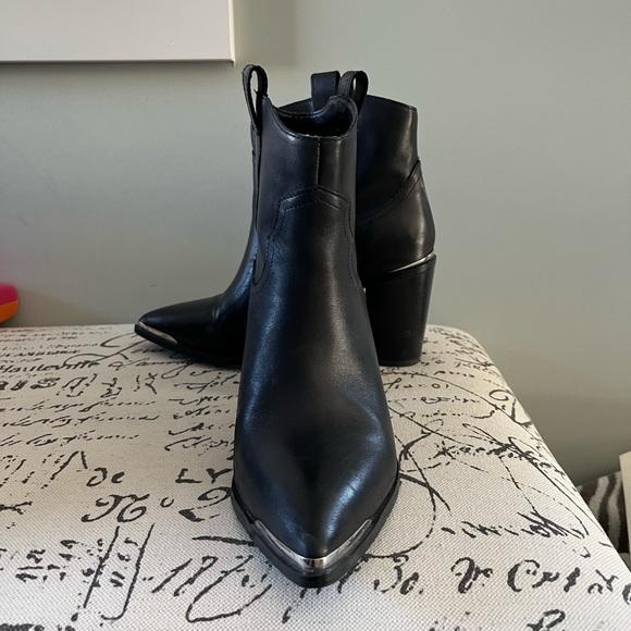 Steve Madden Boots - Picture 3 of 7